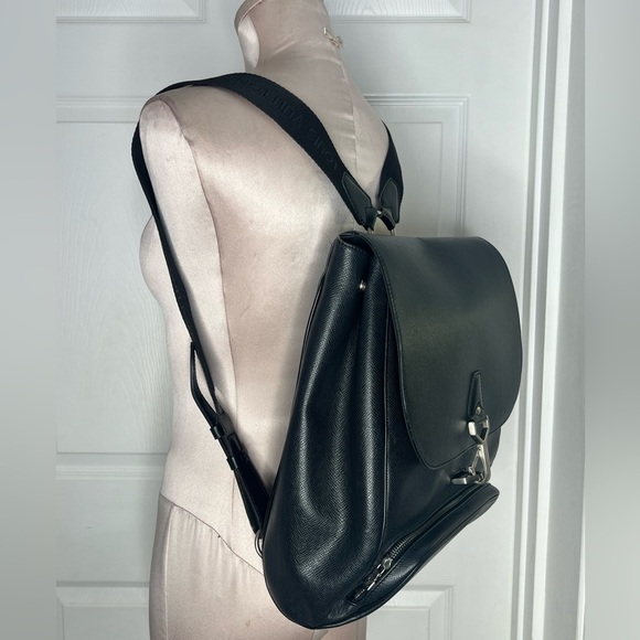 Louis Vuitton Large Backpack Taiga Leather Black - Picture 6 of 15